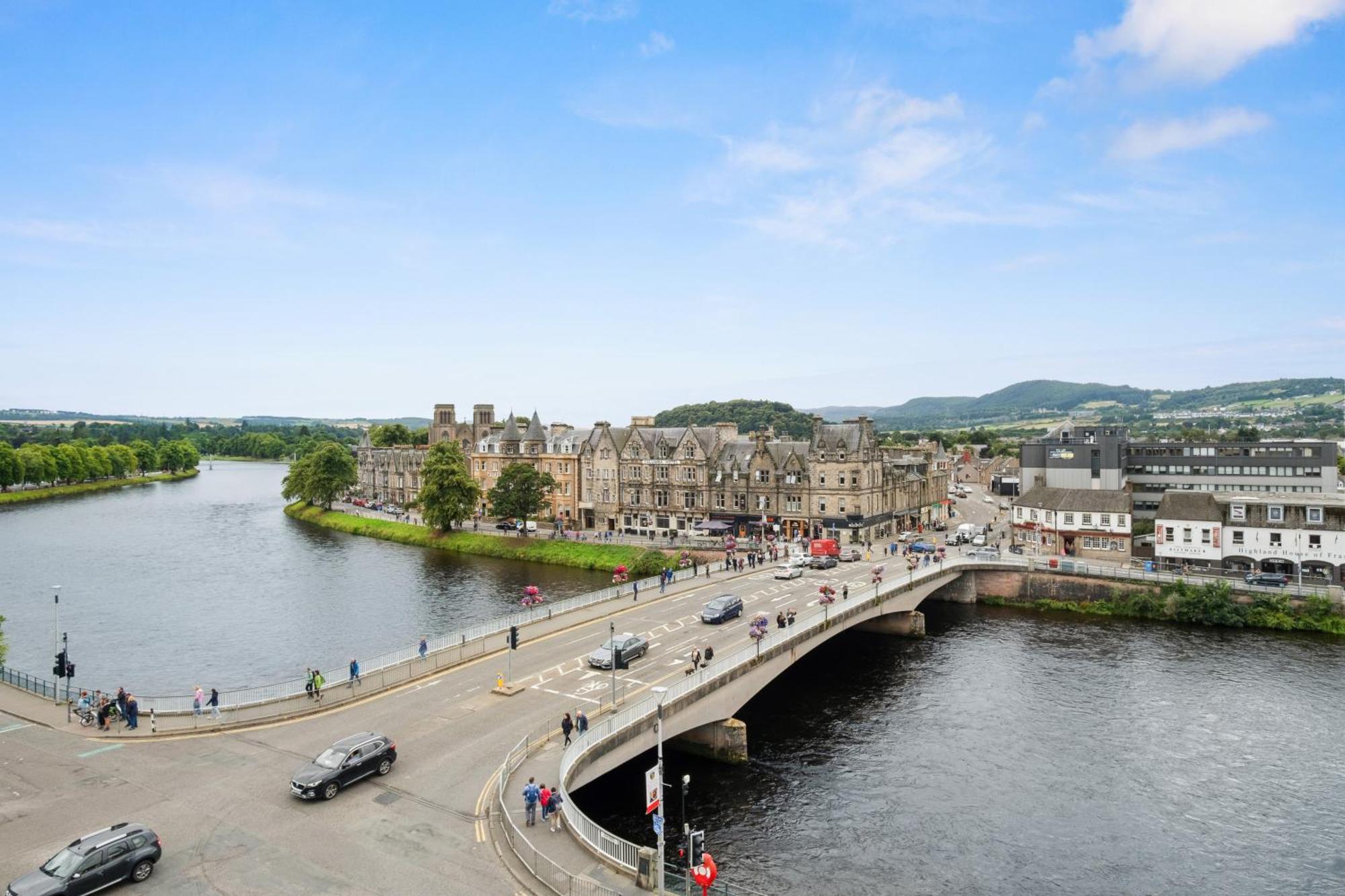 By The Bridge By Toppo Inverness Exteriér fotografie